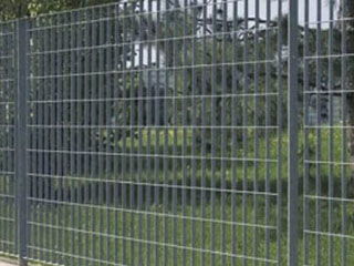 鋼格板護(hù)欄 鋼格柵板圍欄 格柵板圍欄介紹